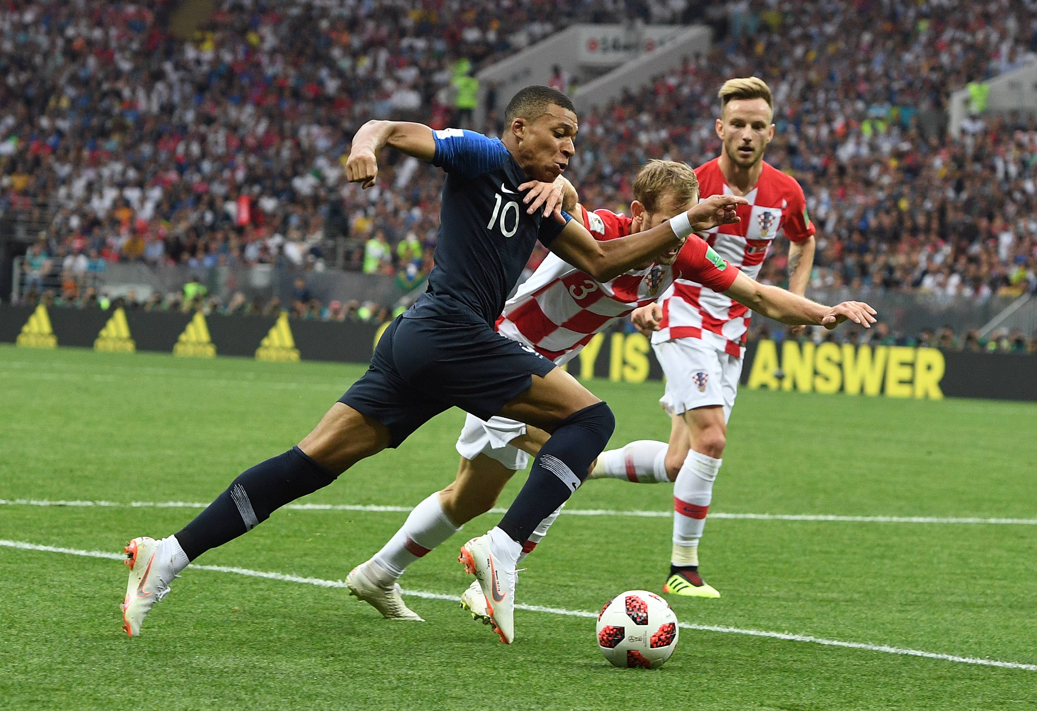 荷兰鏖战比利时，姆巴佩刷新纪录