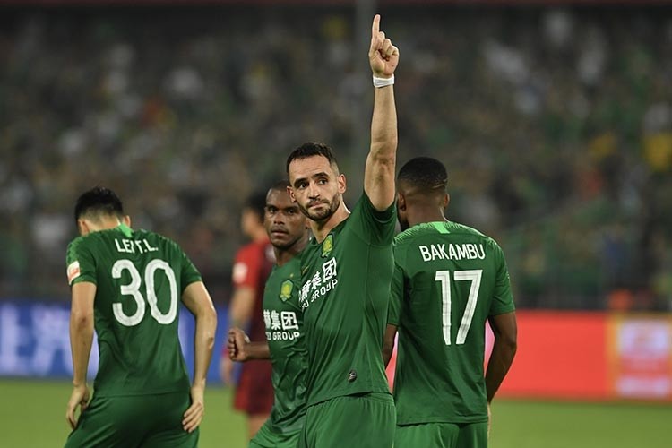 斯洛伐克队奋勇拼搏，欧预赛夺冠机会不容忽视