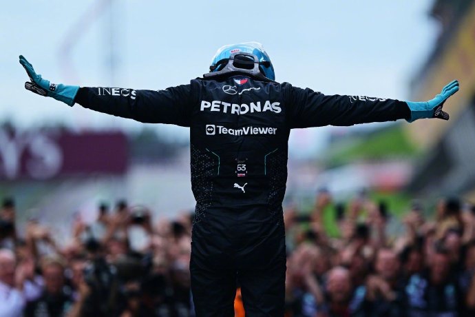 红牛二队完胜哈斯车队，拉塞尔惊艳四座