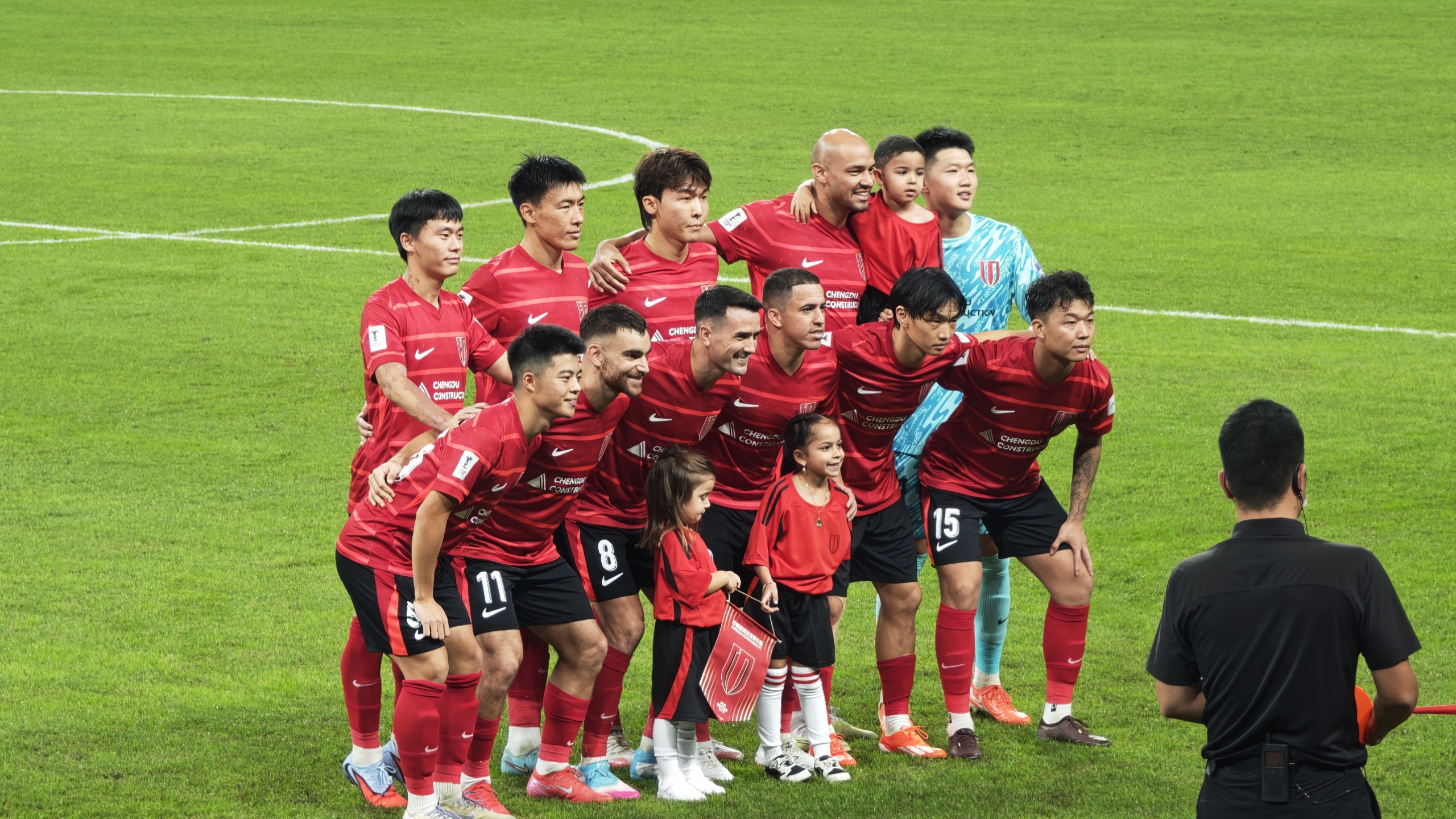 亚冠小组赛展开激烈角逐，国内球队获胜