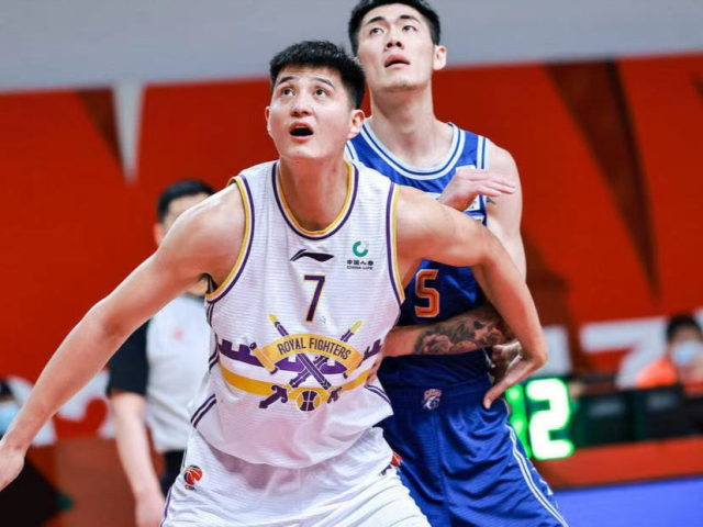 河北男篮大比分击败对手,实现逆转 河北男篮大比分击败对手,实现逆转