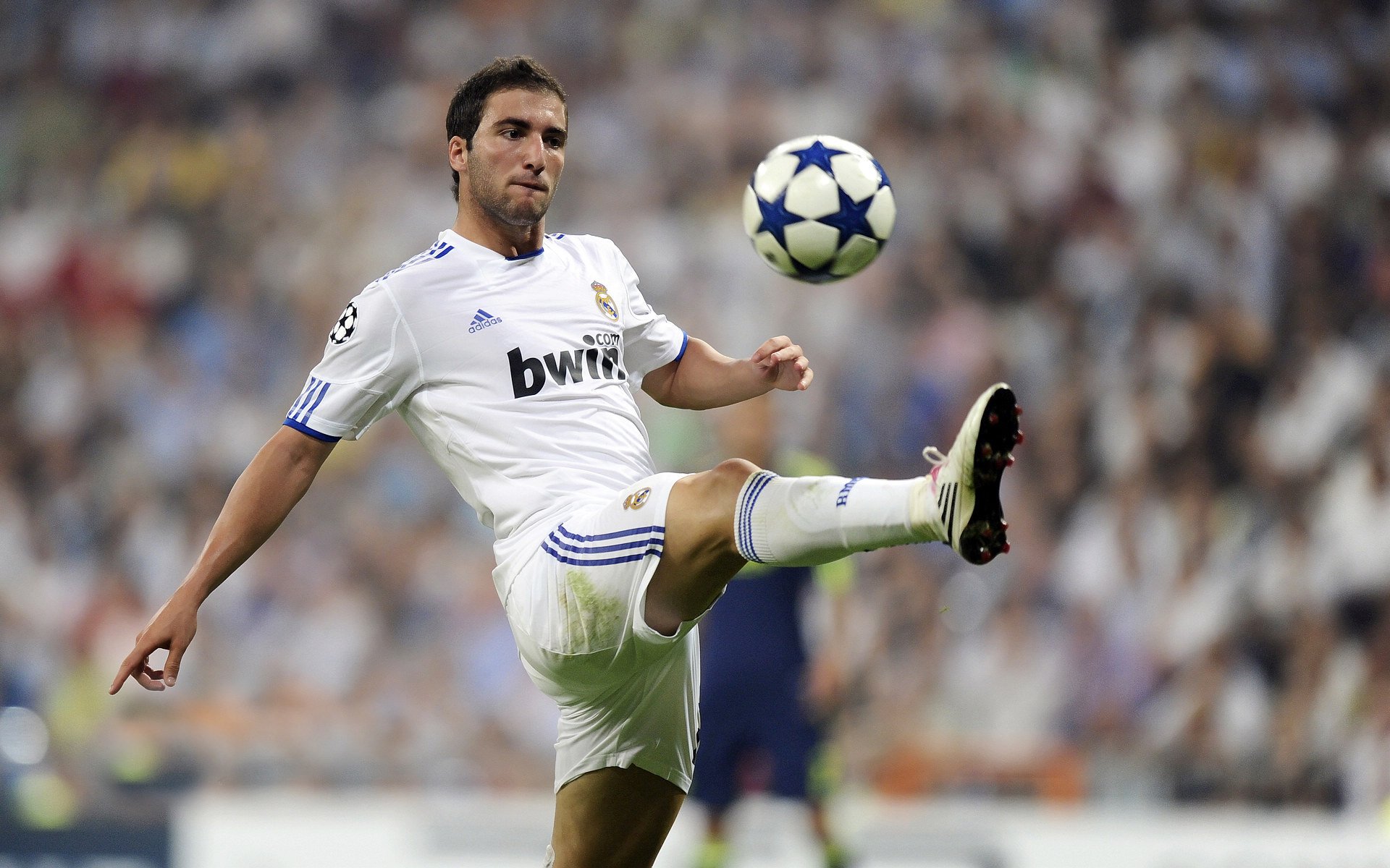 突尼斯铁闸对决红黑军团，门迪的关键回合，定义足球的另一种伟大